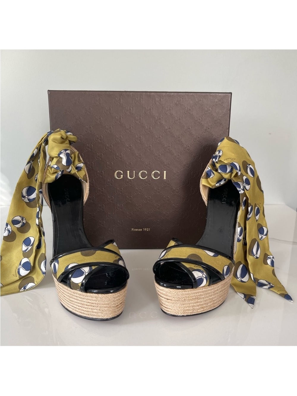 AUTHENTIC GUCCI RESORT COLLECTION WEDGES - Picture 2 of 10